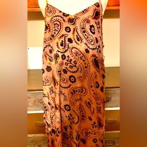 Japna’s Paisley Patterned Dress in Pink and Burgandy